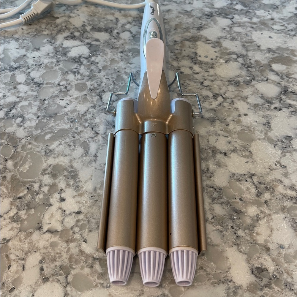 CkeyiN Gold Triple Barrel Hair Waver - Picture 4 of 8